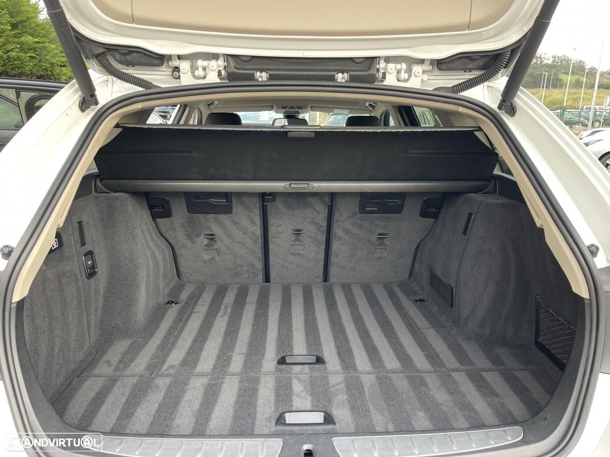 BMW 318 i Touring Aut. Edition Luxury Line Purity - 31