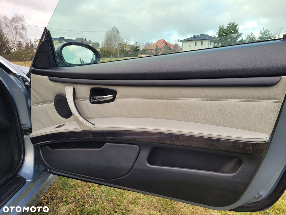 BMW Seria 3 325i Coupe - 11