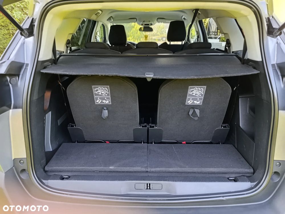 Peugeot 5008 - 5