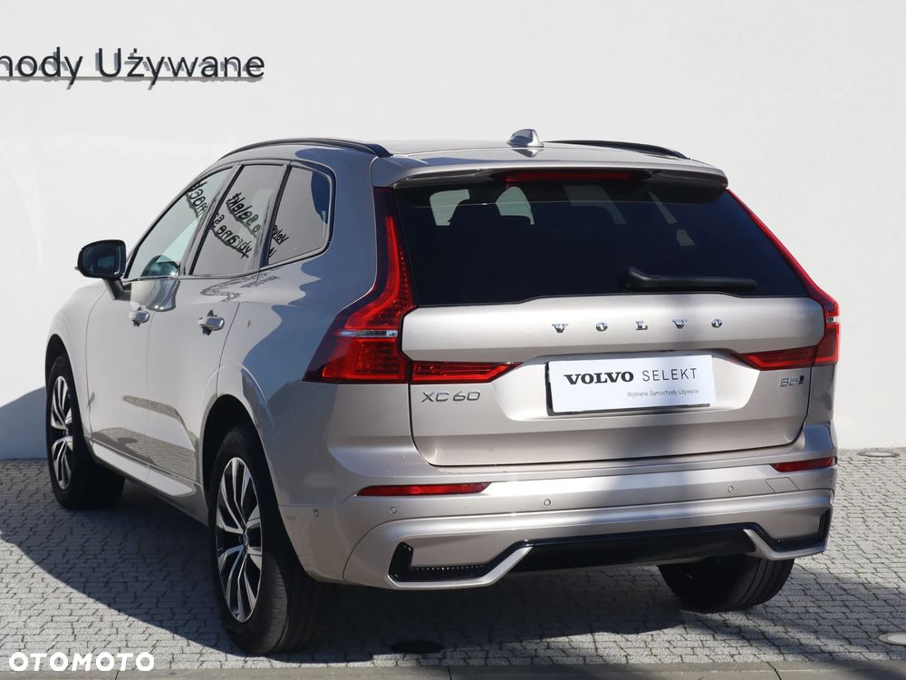Volvo XC 60 B5 B AWD Plus Dark - 3