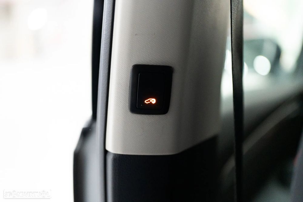 VW Sharan 2.0 TDI Confortline DSG - 11