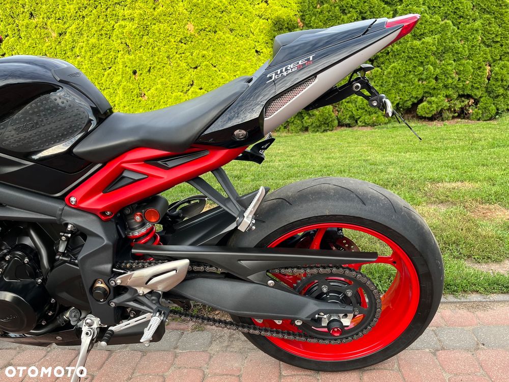 Triumph Street Triple - 28