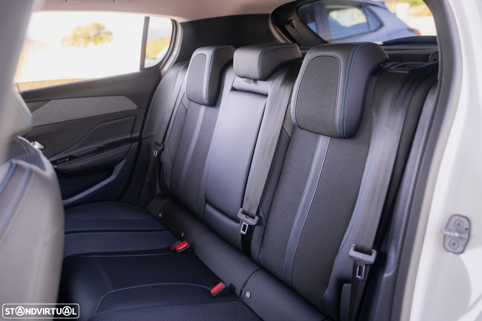 Peugeot 308 1.5 BlueHDi Allure EAT8 - 37