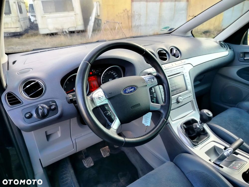 Ford S-Max 2.5 Titanium - 23