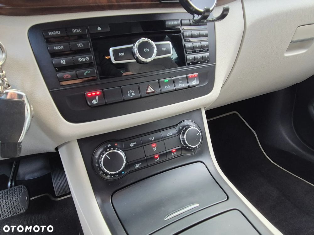 Mercedes-Benz Klasa B 180 7G-DCT UrbanStyle Edition - 39