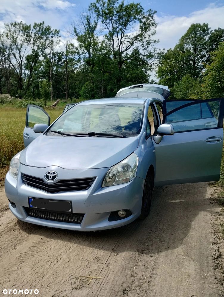 Toyota Verso 2.0 D-4D Sol - 4