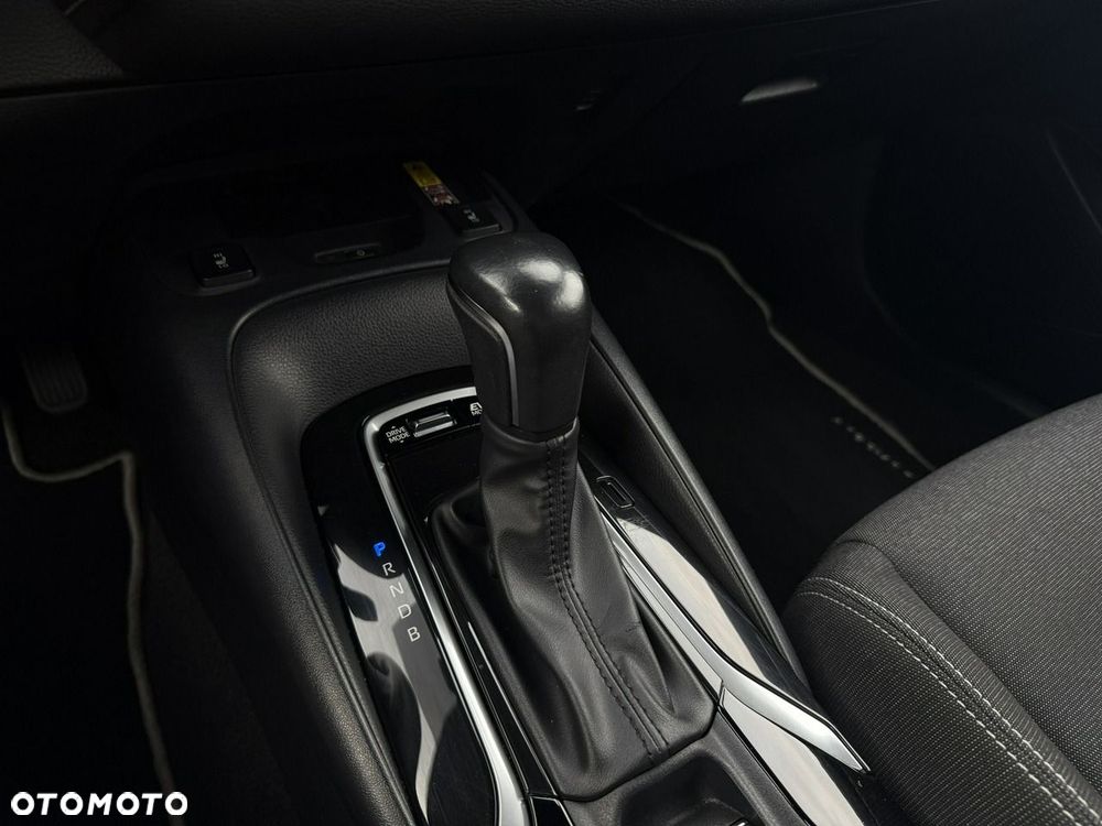 Toyota Corolla 1.8 Hybrid Executive - 29