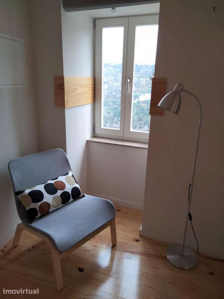Apartamento com 1 quartos - localizado em Sé Porto - Grande imagem: 4/13