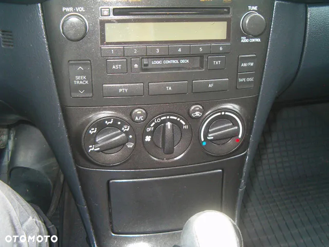 Toyota Avensis - 26