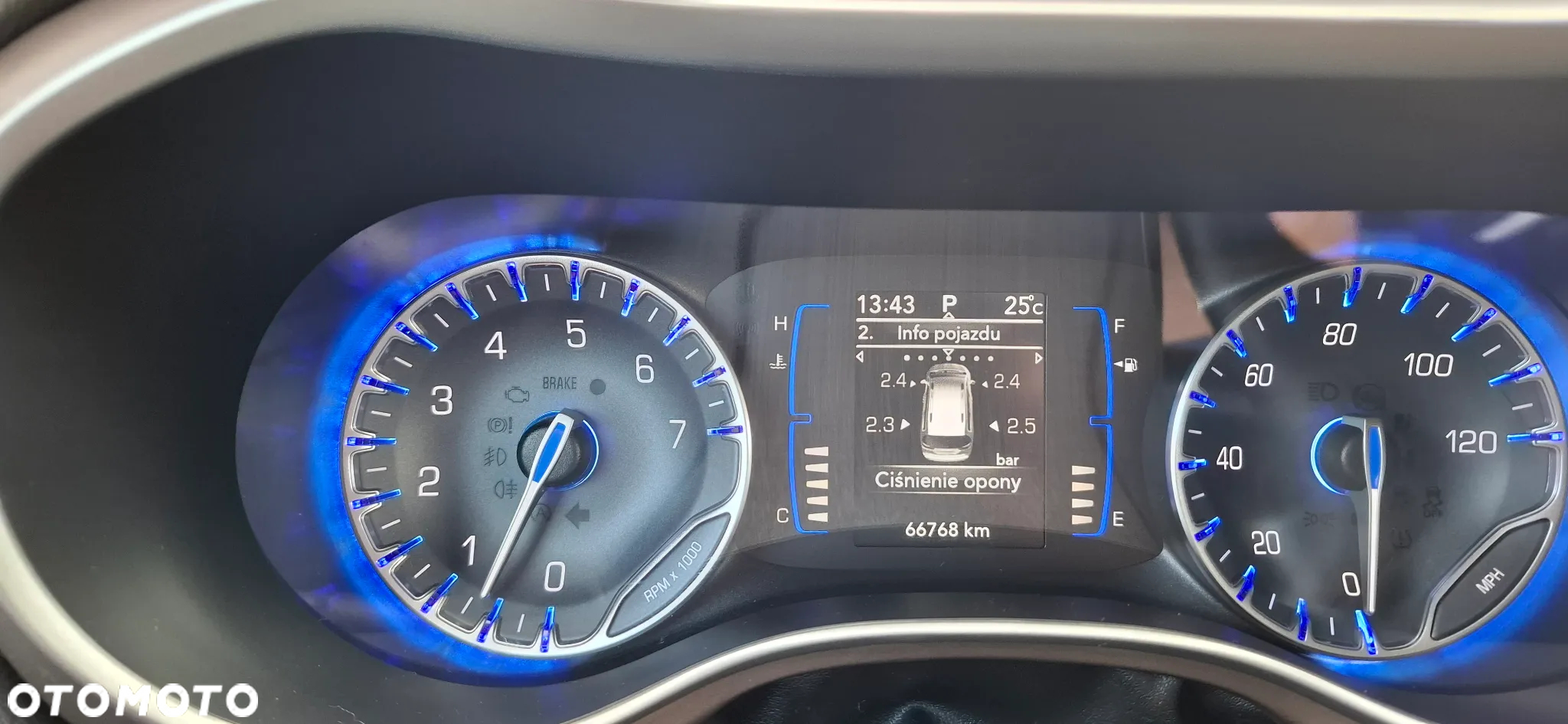 Chrysler Pacifica - 9