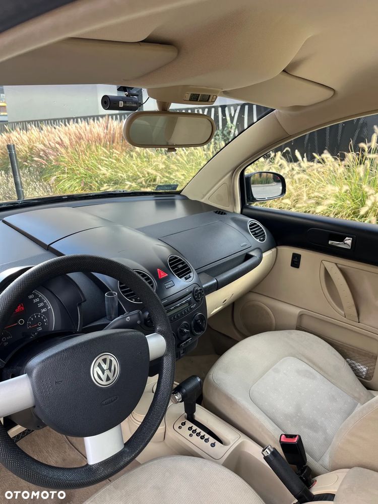 Volkswagen New Beetle - 10