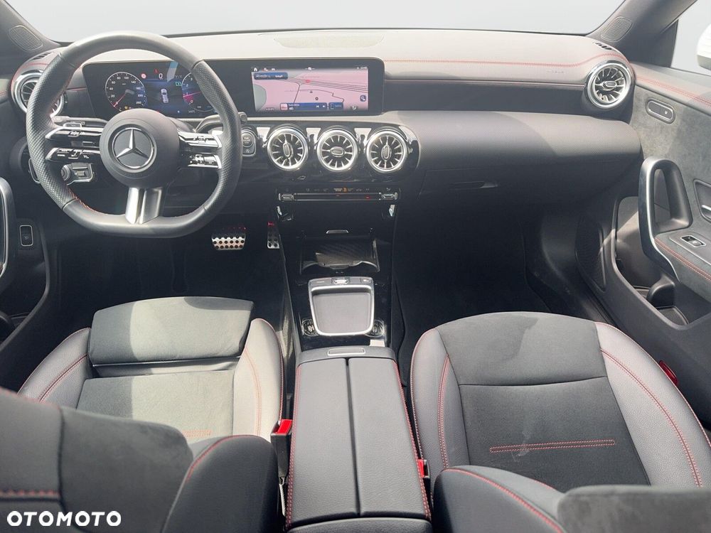 Mercedes-Benz CLA 180 mHEV AMG Line 7G-DCT - 19