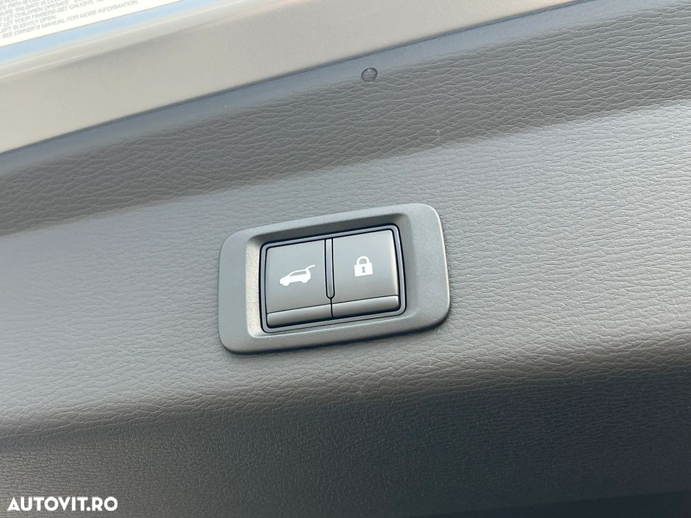 Mitsubishi Outlander 2.4 L 4X4 PHEV Instyle Ultimate - 25