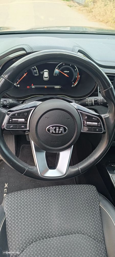Kia XCeed 1.6 CRDi Tech - 9