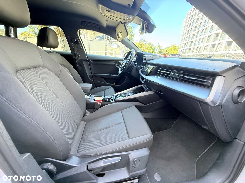Audi A3 Sportback 1.4 TFSI e-tron Ambition - 11