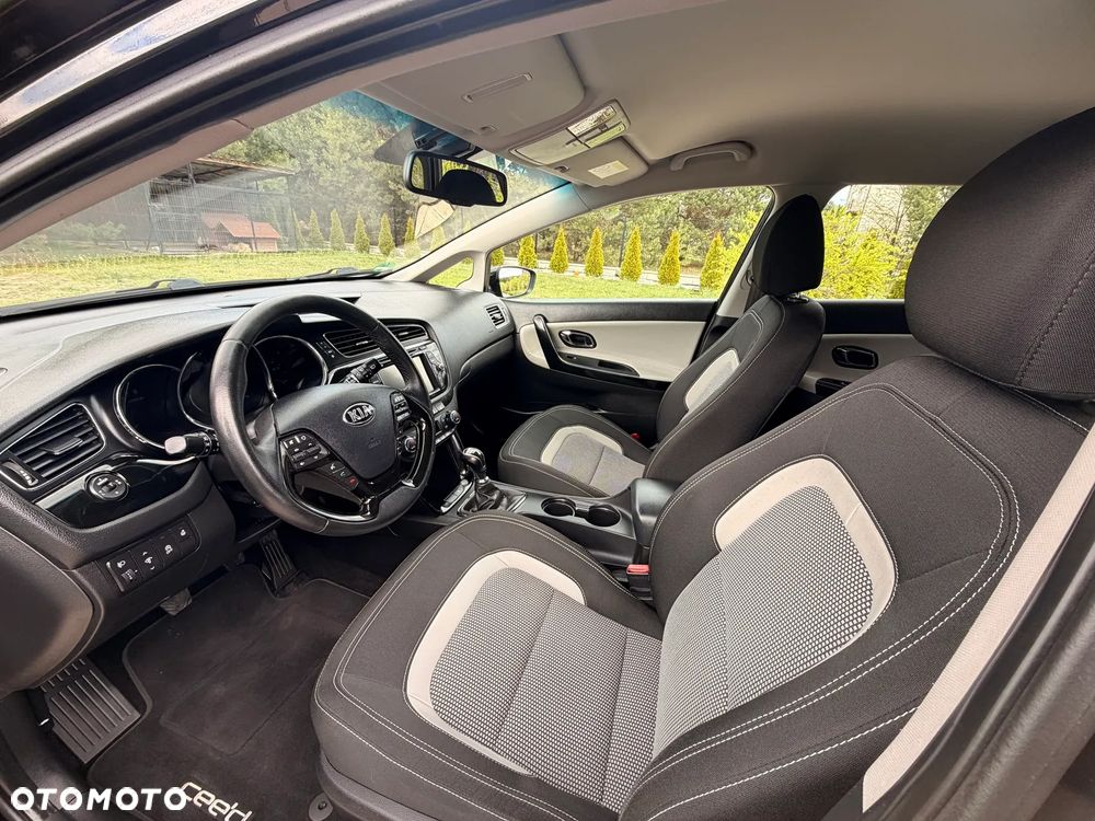 Kia Ceed 1.6 GDI Platinum Edition - 24