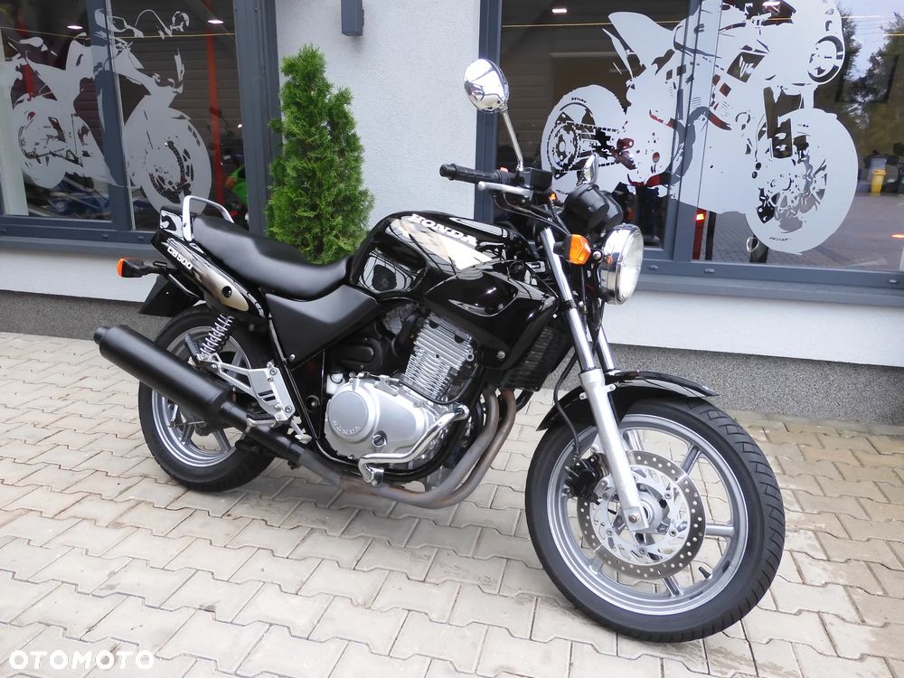 Honda CB - 2