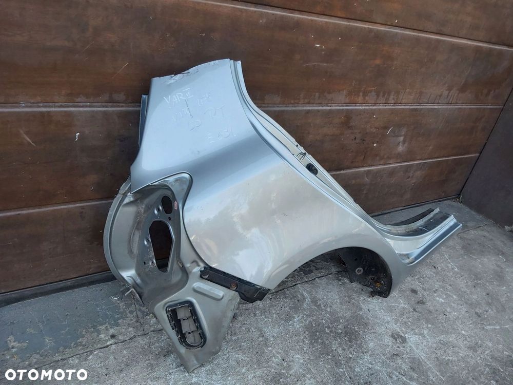 Toyota Yaris II błotnik ćwiartka prawy tył 1F8 - 1