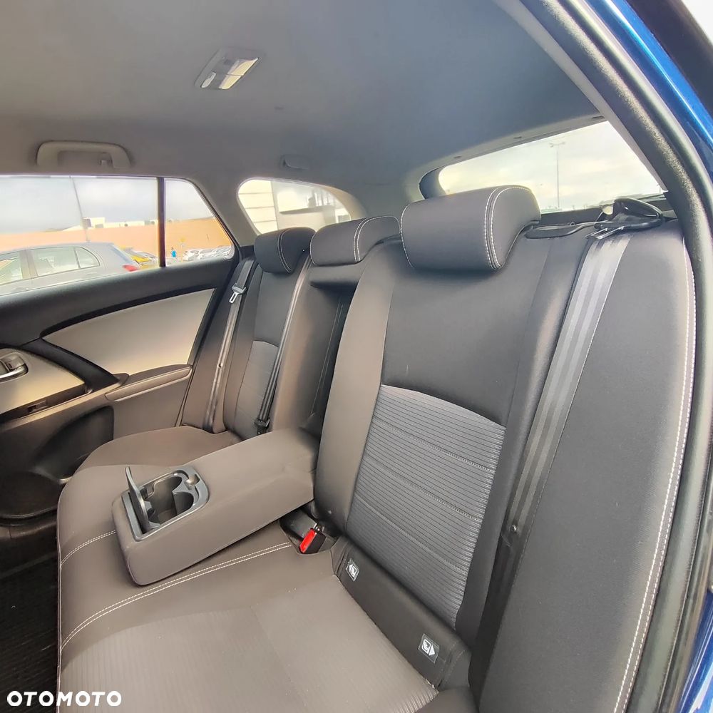 Toyota Avensis 2.0 D-4D Premium - 9