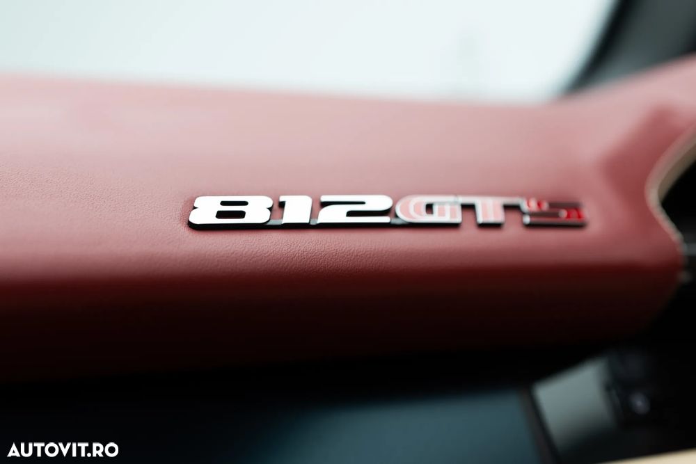 Ferrari 812 - 19
