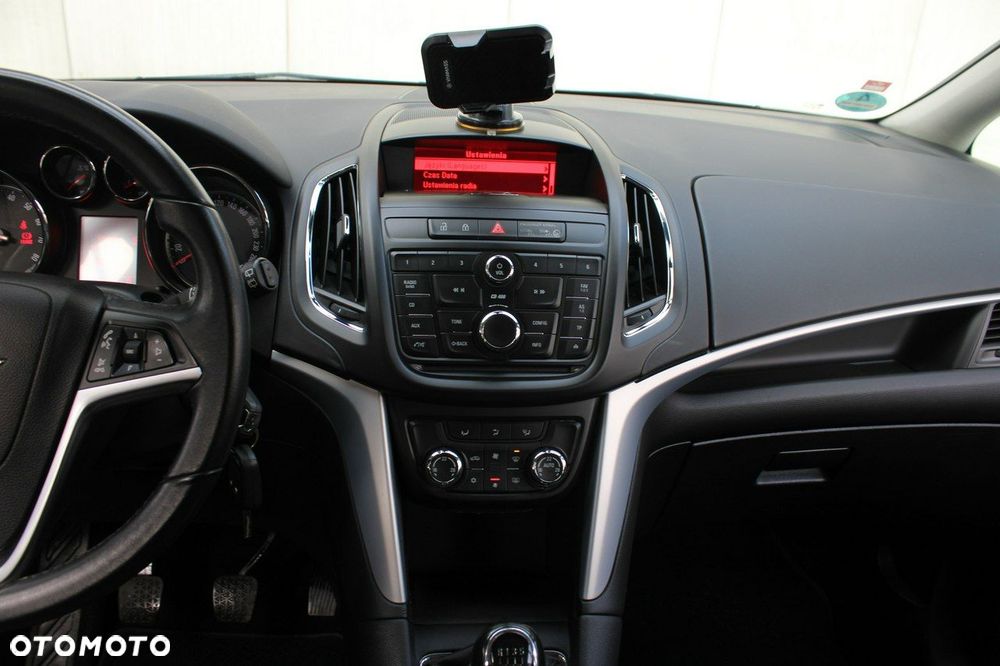 Opel Zafira - 10