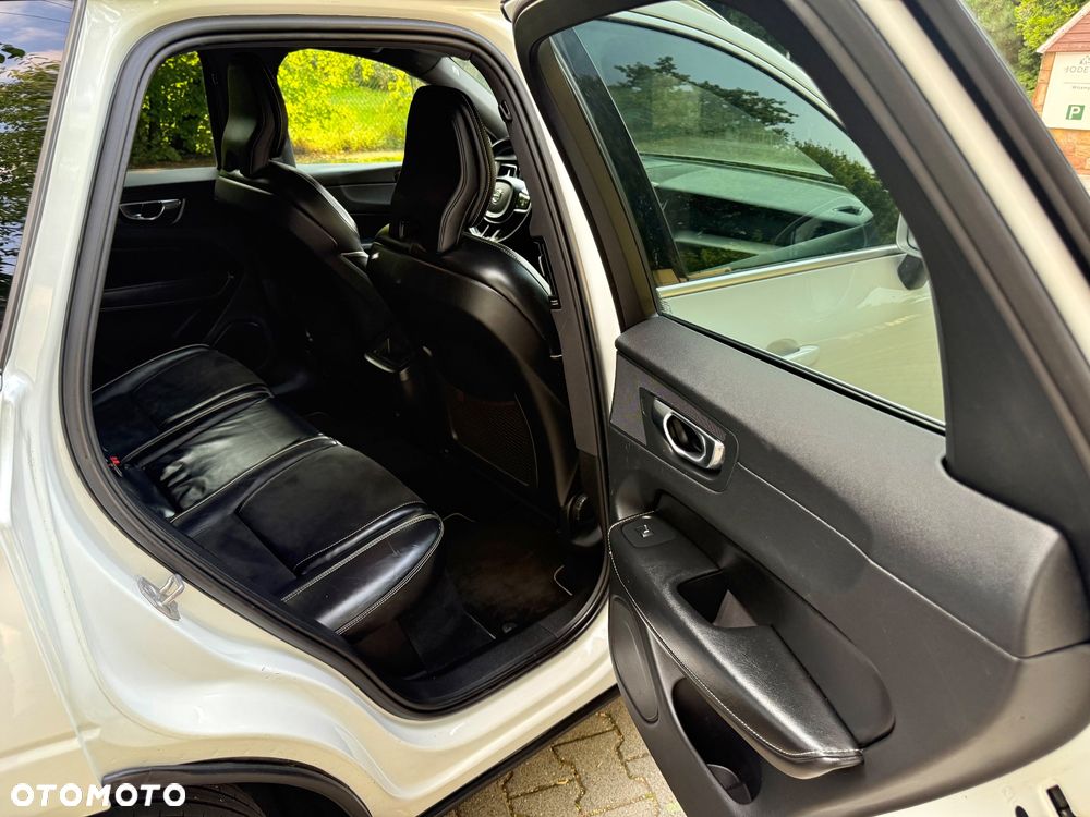Volvo XC 60 D4 Geartronic RDesign - 28