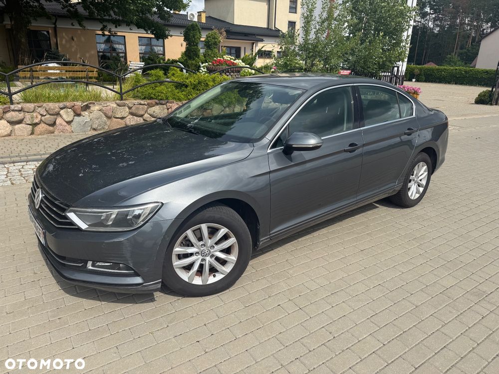 Volkswagen Passat 1.6 TDI SCR DSG Comfortline - 1