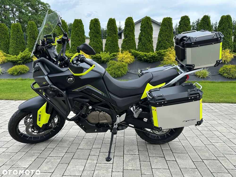 QJMOTOR SVT 650X - 2