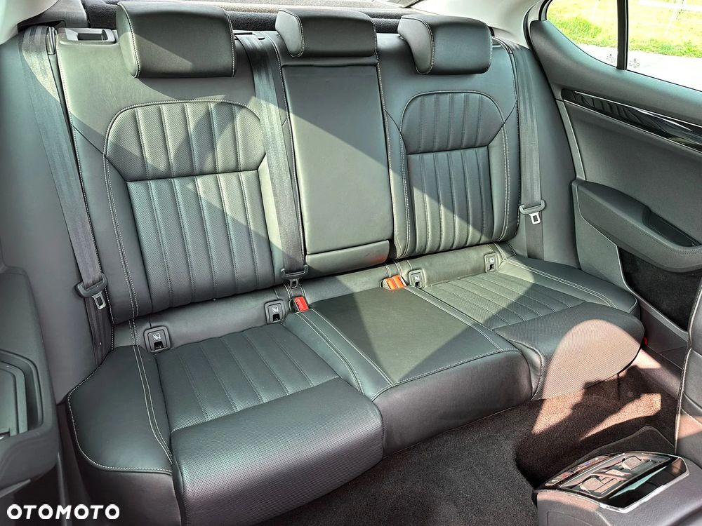 Skoda Superb 2.0 TSI 4x4 L&K DSG - 33