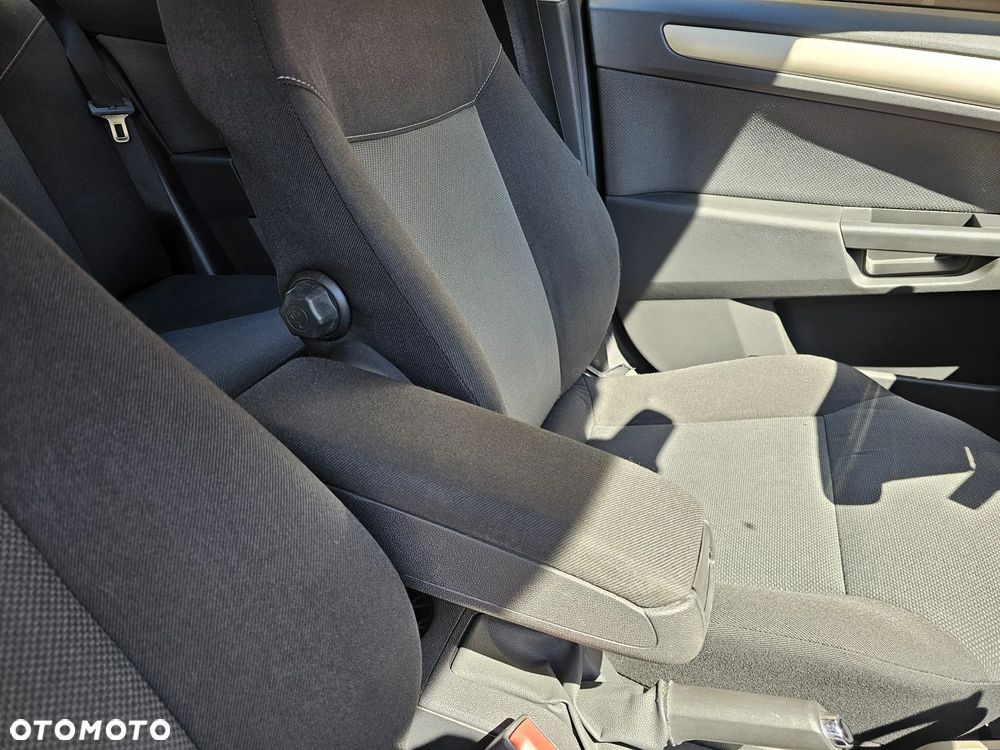 Opel Astra 1.6 Enjoy - 28