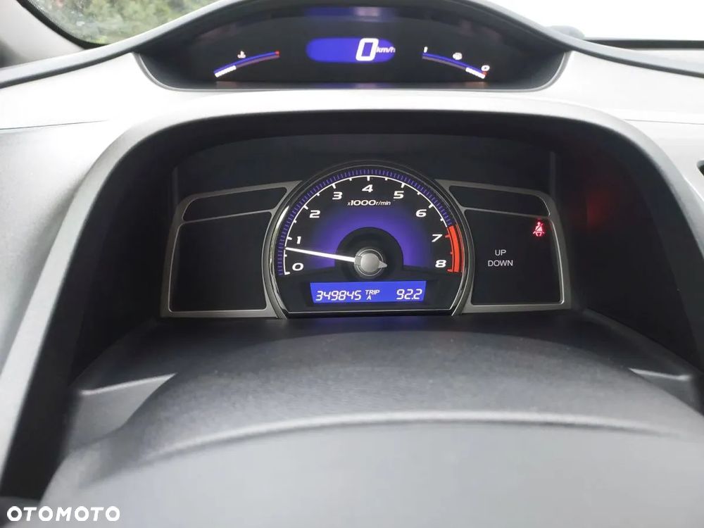 Honda Civic 1.8 Executive - 29