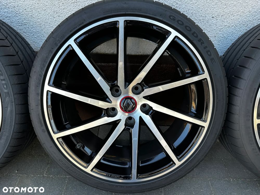 245 35 19 Renault Megane RS Trophy Nissan  POLECAM - 5