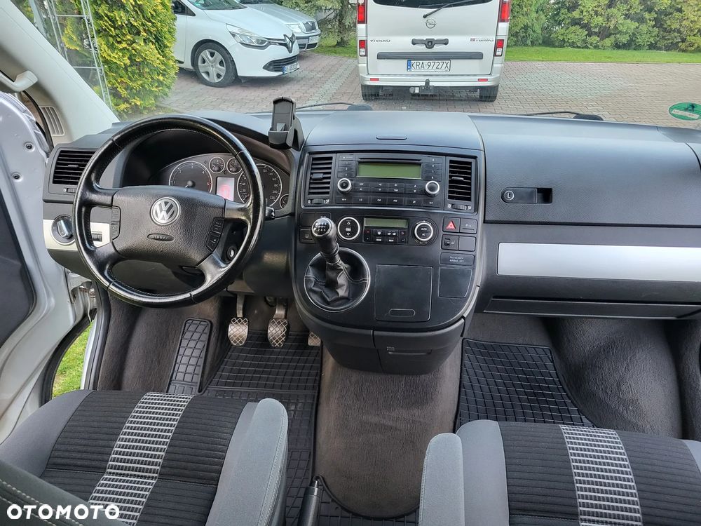 Volkswagen Multivan - 15