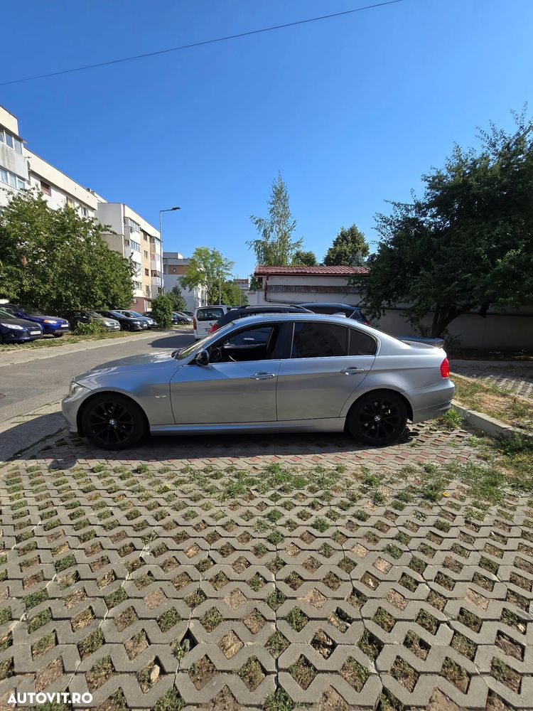 BMW Seria 3 320i - 3