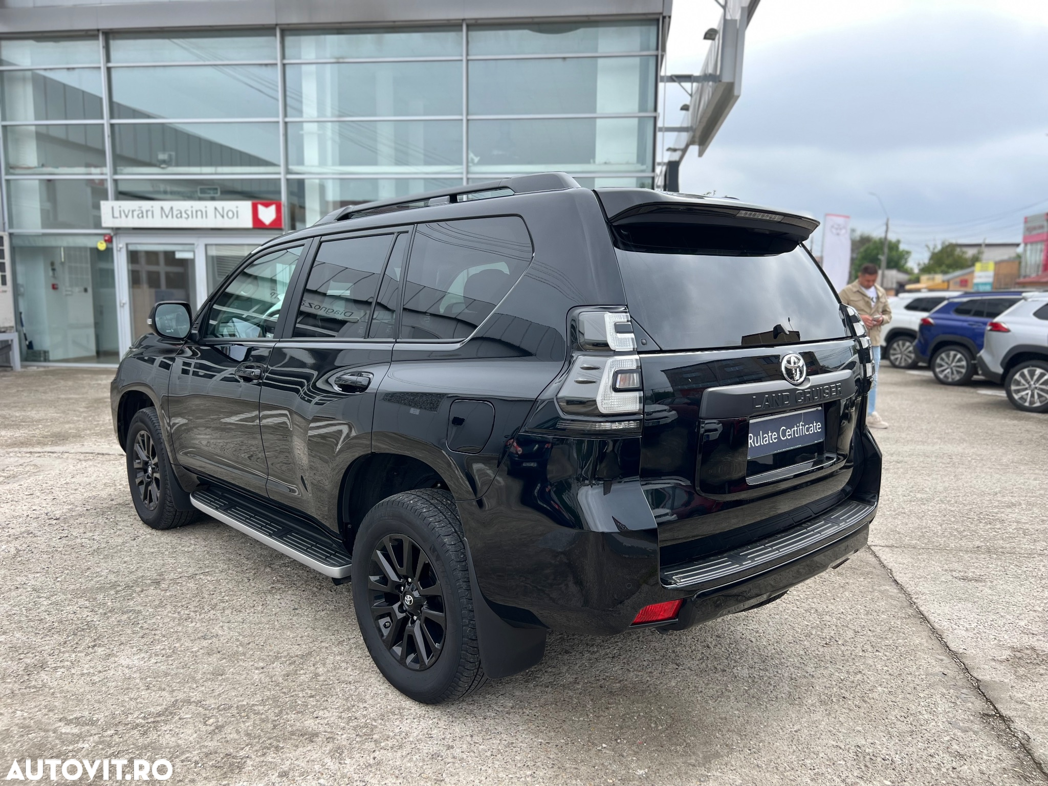 Toyota Land Cruiser 2.8l D-4D 204 CP A/T 7 locuri Luxury AVS Black - 4