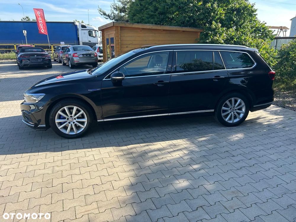 Volkswagen Passat - 11
