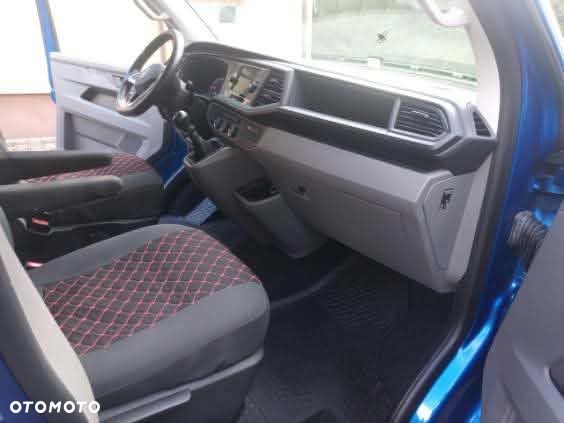 Volkswagen Caravelle - 7