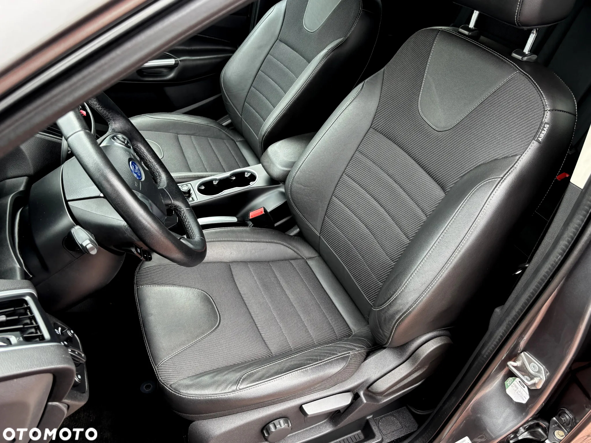 Ford Kuga 1.6 EcoBoost 4WD Titanium Plus - 12