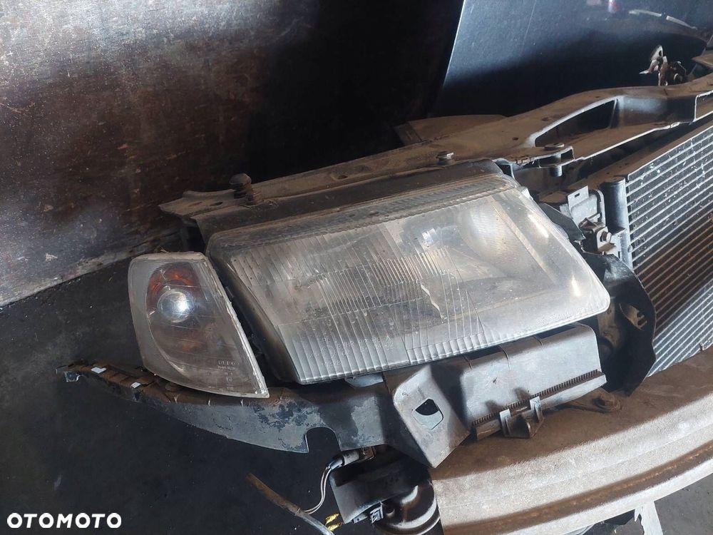 KOMPLETNY PRZÓD MASKA ZDERZAK LAMPY PAS VOLKSWAGEN PASSAT B5 LC9Z - 7