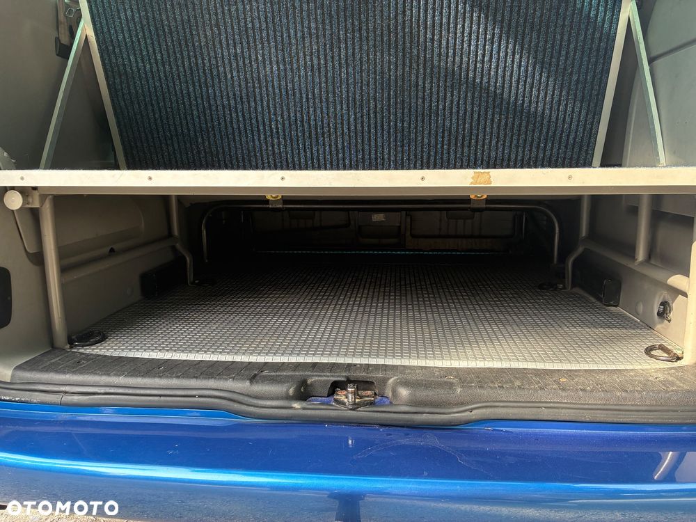 Volkswagen Multivan TDI - 33