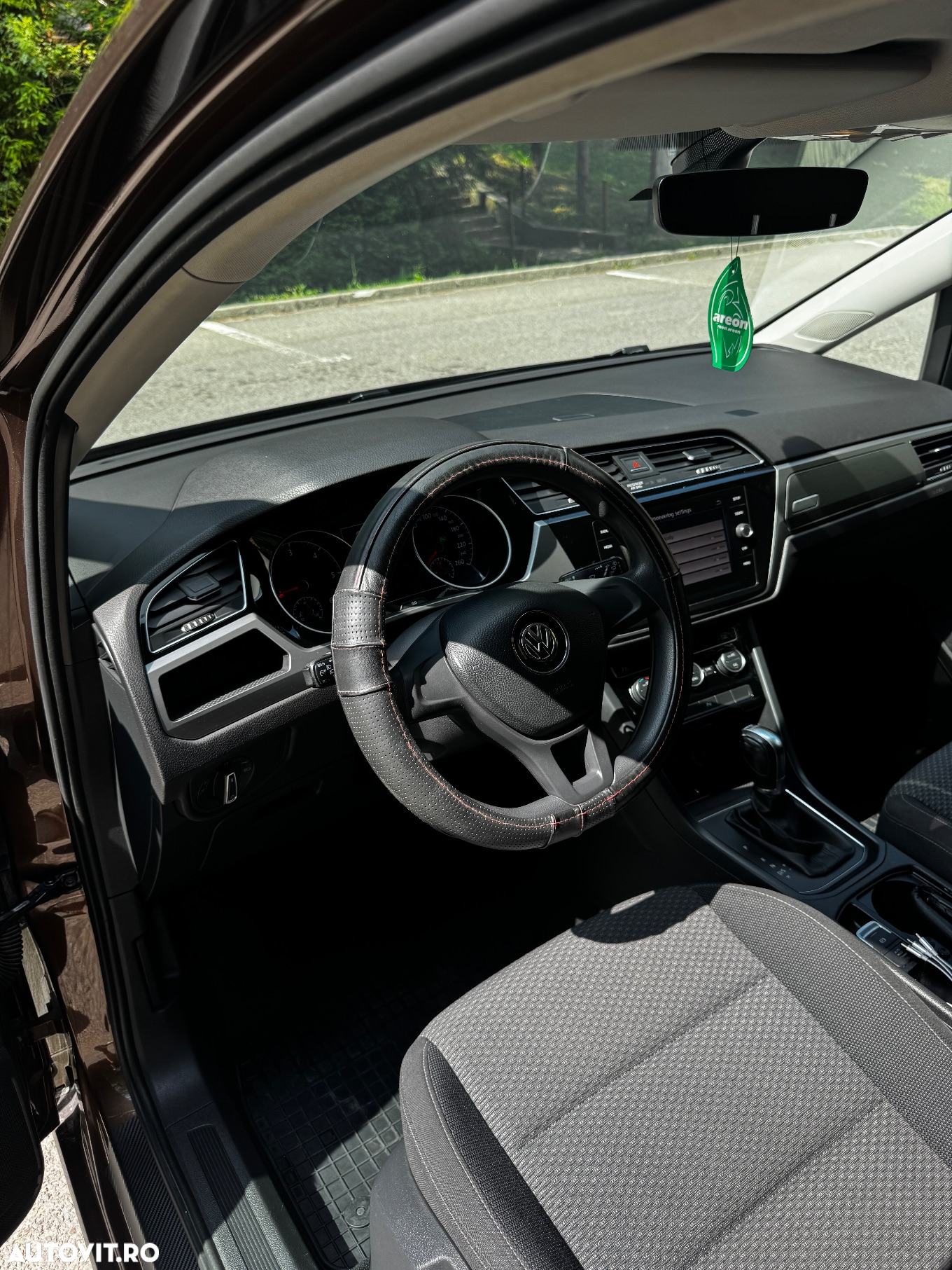Volkswagen Touran - 7