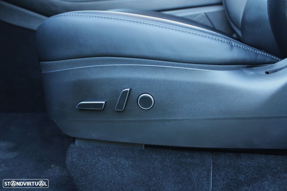 Tesla Model Y Long Range Tração Integral - 26
