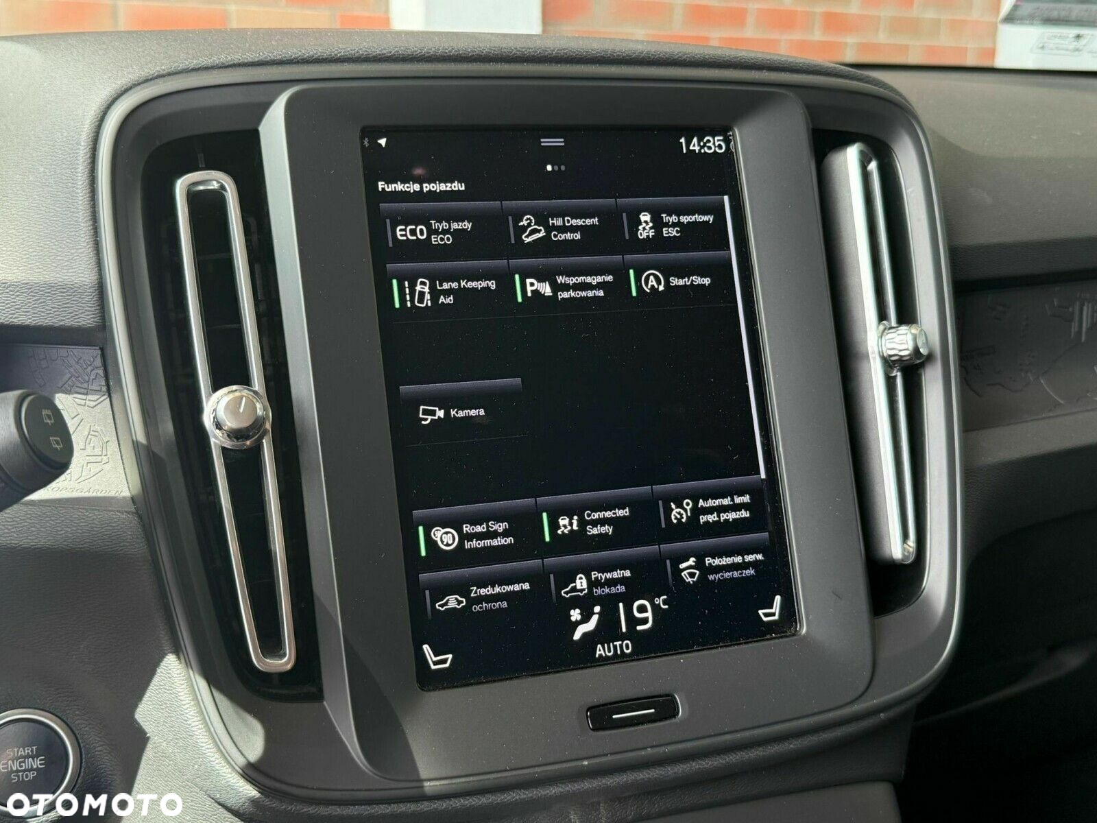 Volvo XC 40 - 24