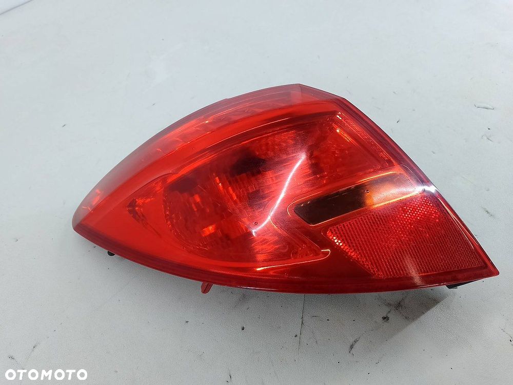 LAMPA TYLNA LEWA OPEL MERIVA B 21630101 - 1