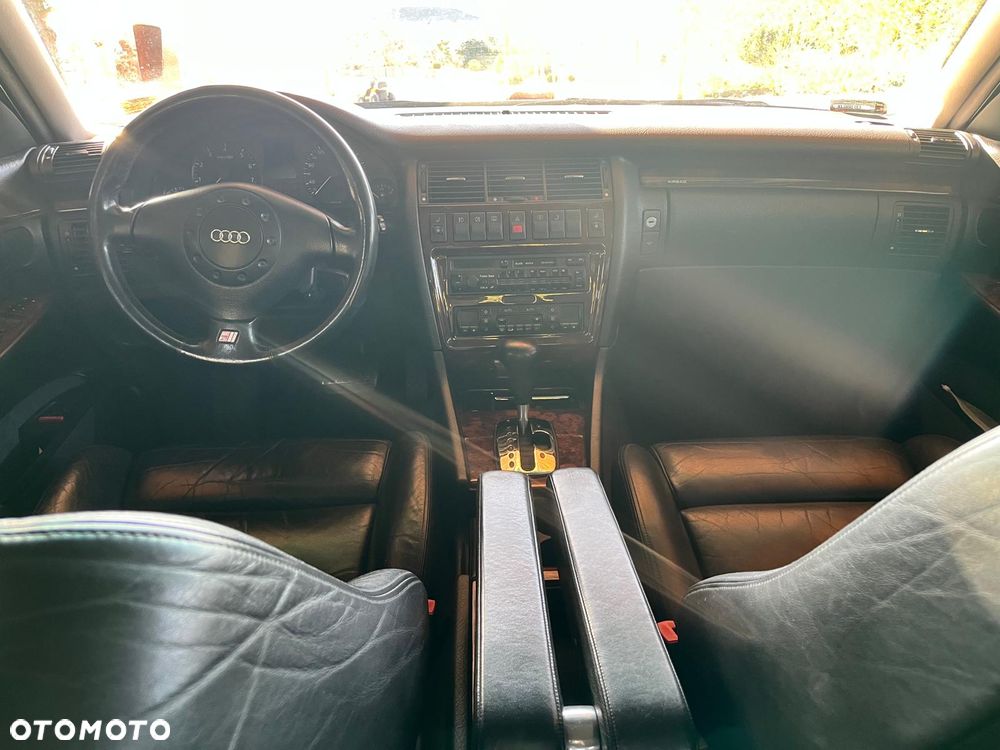 Audi A8 - 12