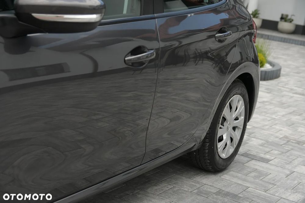 Peugeot 208 - 15
