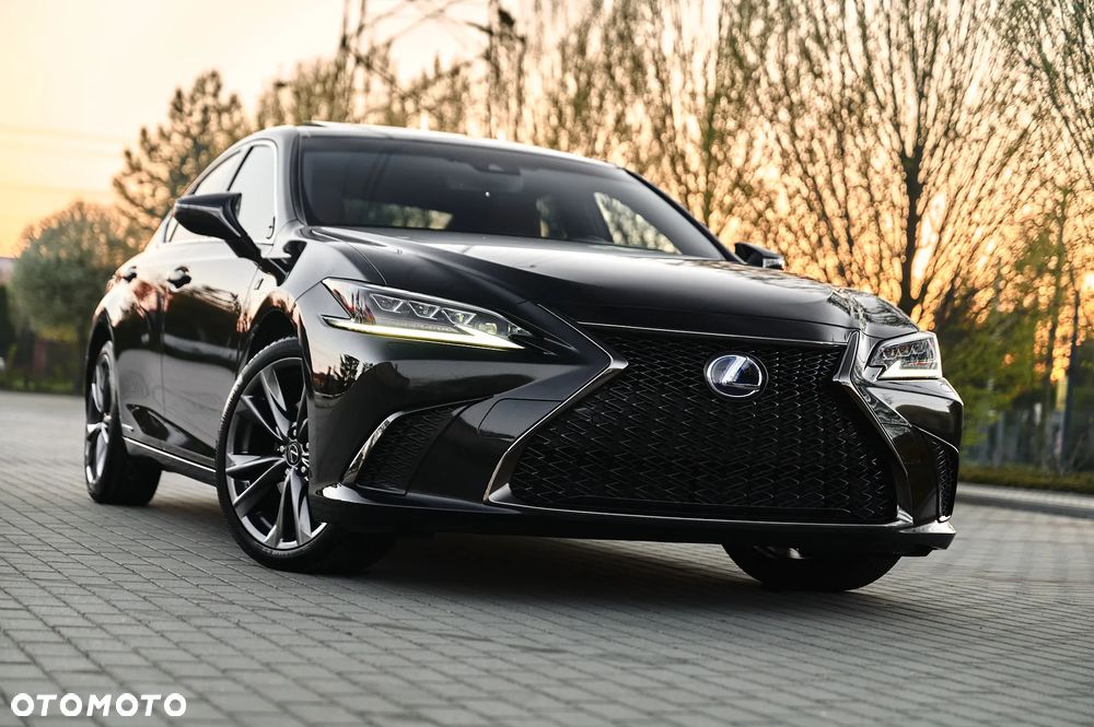 Lexus ES 300h F Sport - 1
