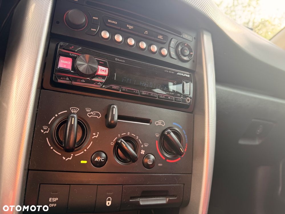 Peugeot 207 1.4 16V Trendy - 13
