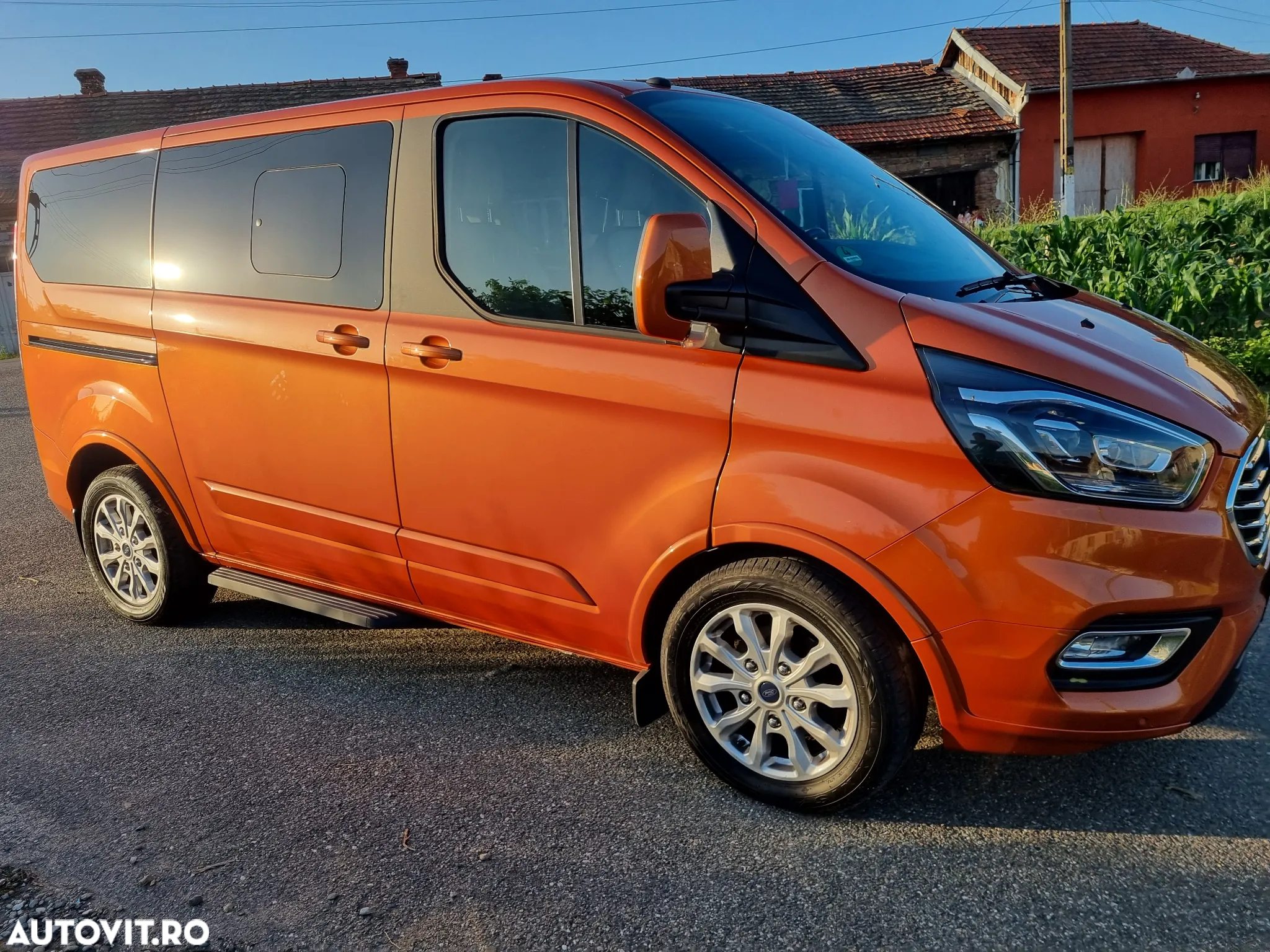 Ford Tourneo Custom 310 L1H1 VA Autm. Titanium - 2