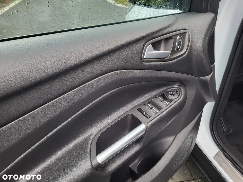 Ford Kuga - 16